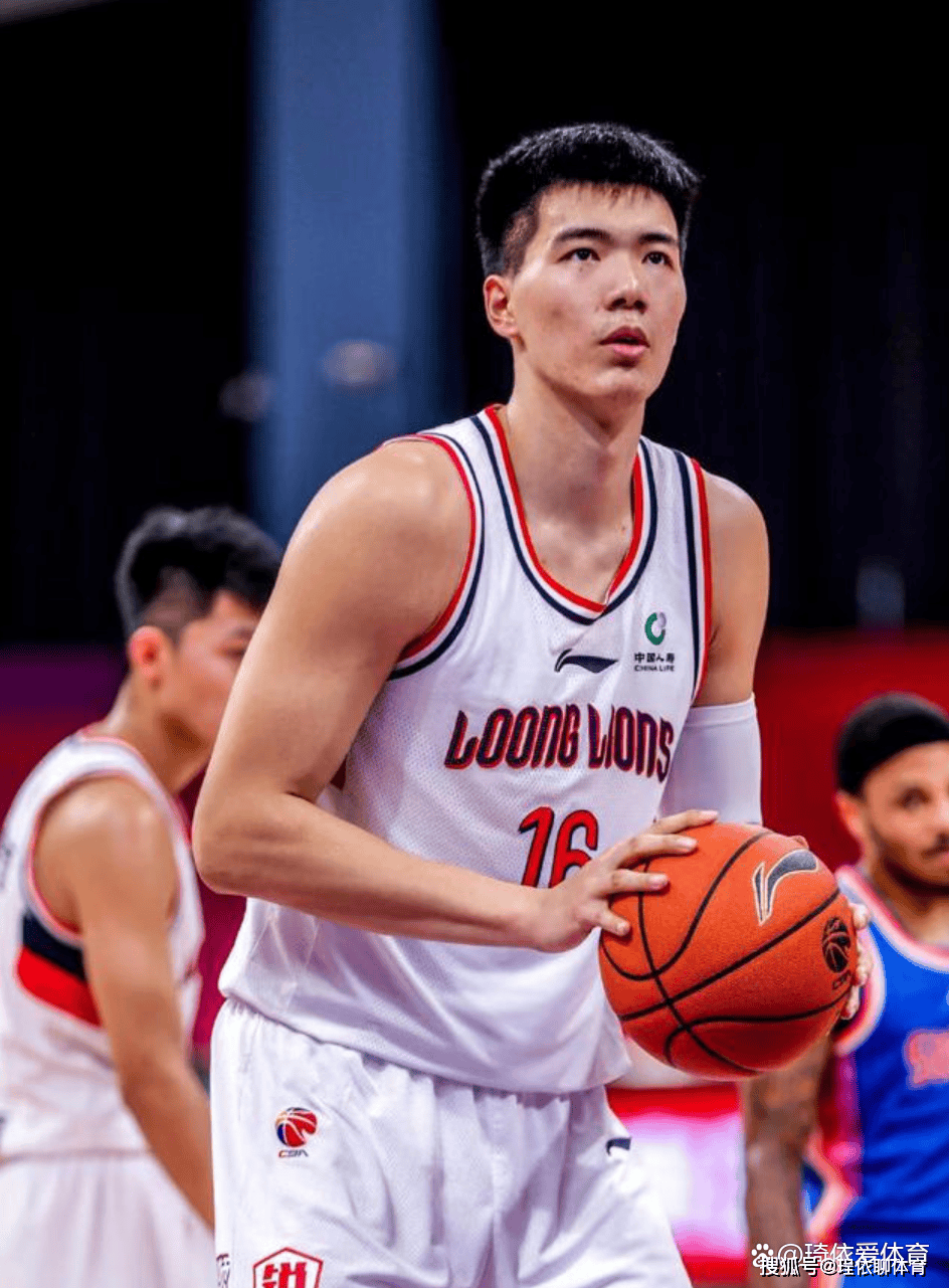 开云体育-CBA风云：广州首钢玩起“互换人生”，丁彦雨航续约藏着很多故事