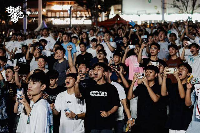 狂热球迷营造“魔鬼主场” 中原绿城这个周末为篮球狂欢