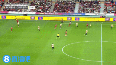 半场-亚马尔双响+被断致丢球莱万建功 巴塞罗那3-2首尔FC