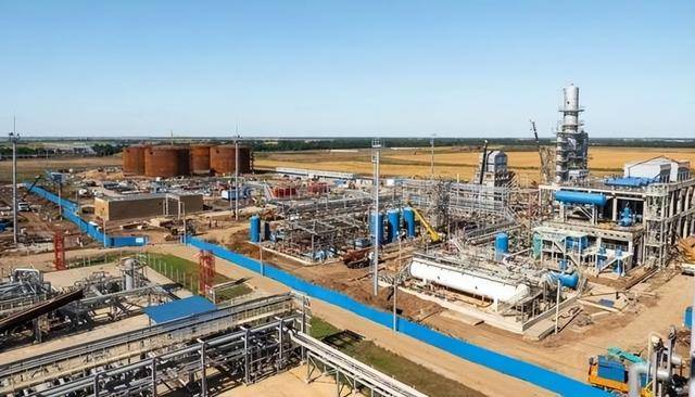 开云体育平台-乌军使用远程无人机袭击俄罗斯克拉斯诺达尔边疆区炼油厂