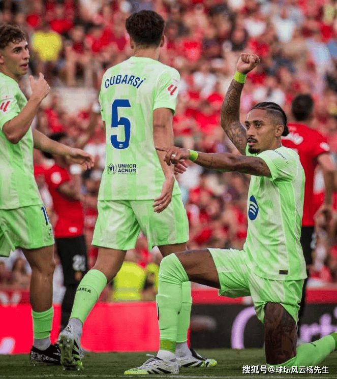 开云体育下载-西甲战火重燃，巴萨3-0大胜马洛卡，马洛卡两人染红吞苦果