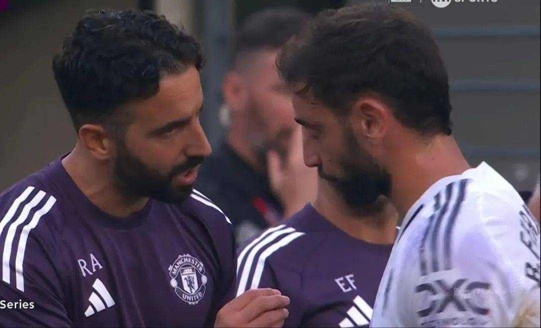 开云体育app-曼联昔日大腿如今变拖累！阿莫林战术用人自找麻烦，B费去留两难