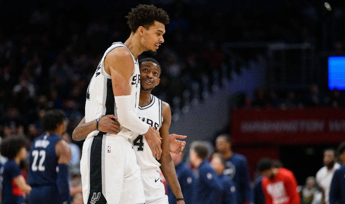 开云体育下载-圣安东尼奥马刺续约达龙福克斯，薪水或有变动