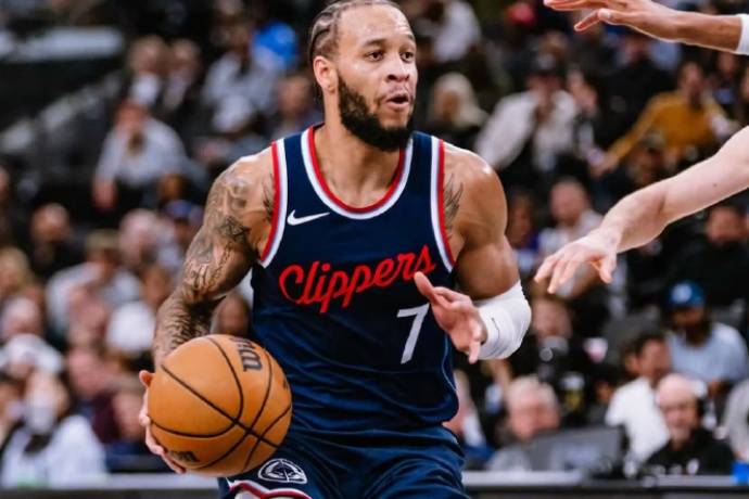 开云体育app-阿米尔-科菲加盟密尔沃基雄鹿，贾米尔-杨签约迈阿密热火