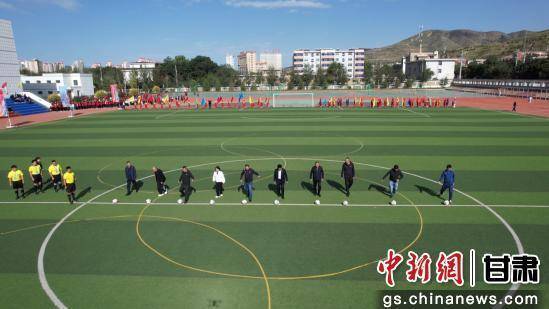 甘肃青少年校园足球特色学校中东部片区联赛在会宁开赛