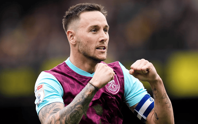 英超：水晶宫状态回暖，伯恩利表现尴尬