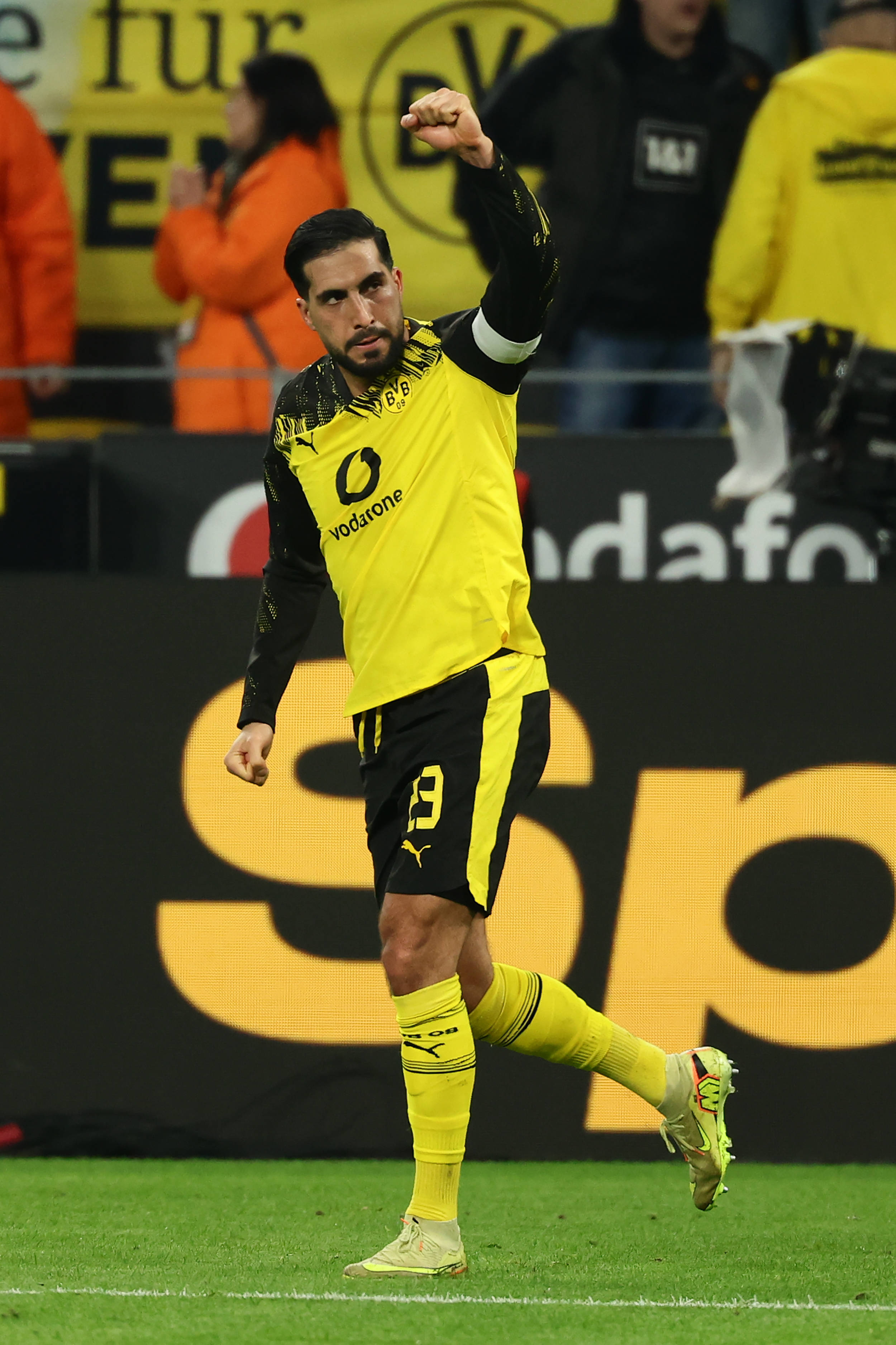 （体育）足球——德甲：多特蒙德胜圣保利